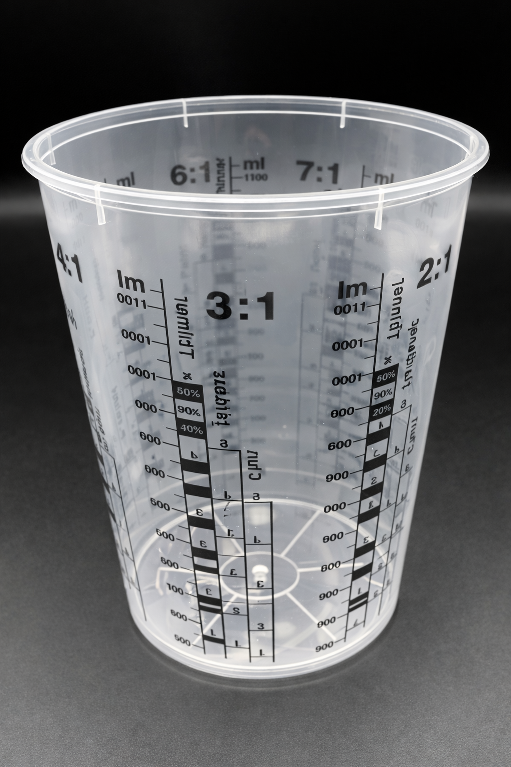 ENVASE DE MEDIDA DESECHABLE 680CC